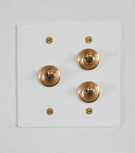 ホワイトスチールプレート 3スイッチ 9,900円